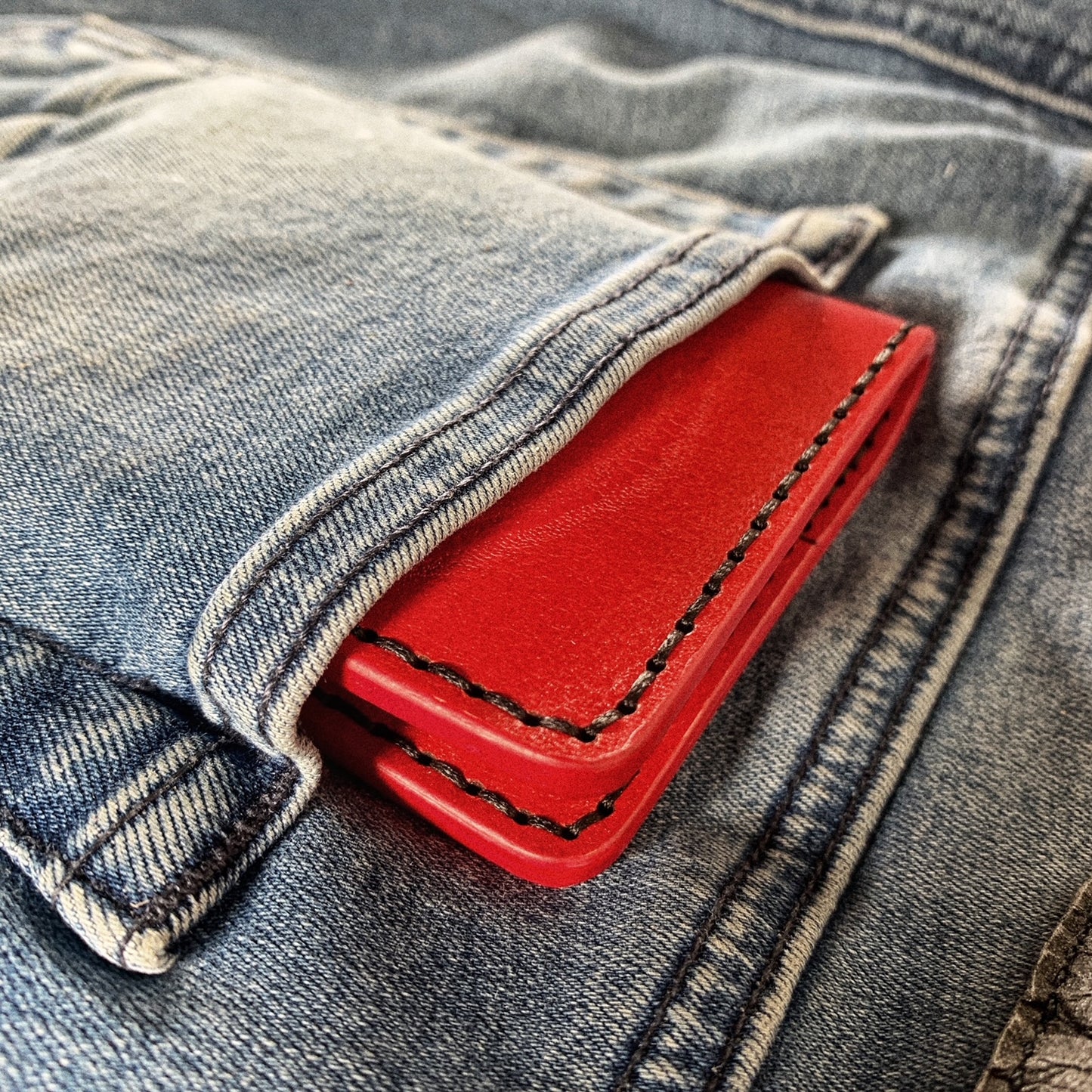 (Only 1) Handmade 6 Pocket Circle J Branded Red Leather Bifold Minimalist Wallet
